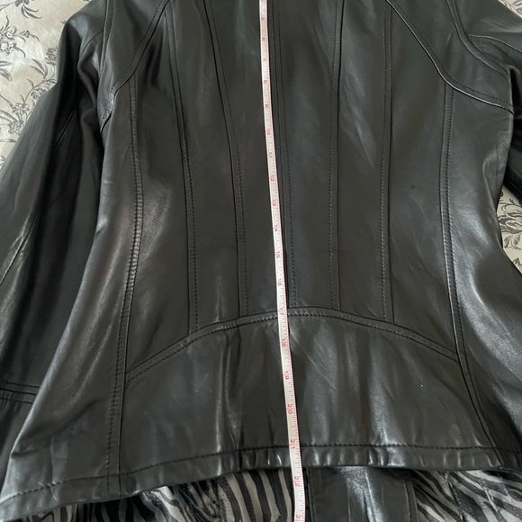Mackage Fitted Black Leather Moto Jacket - size M - Picture 9 of 12